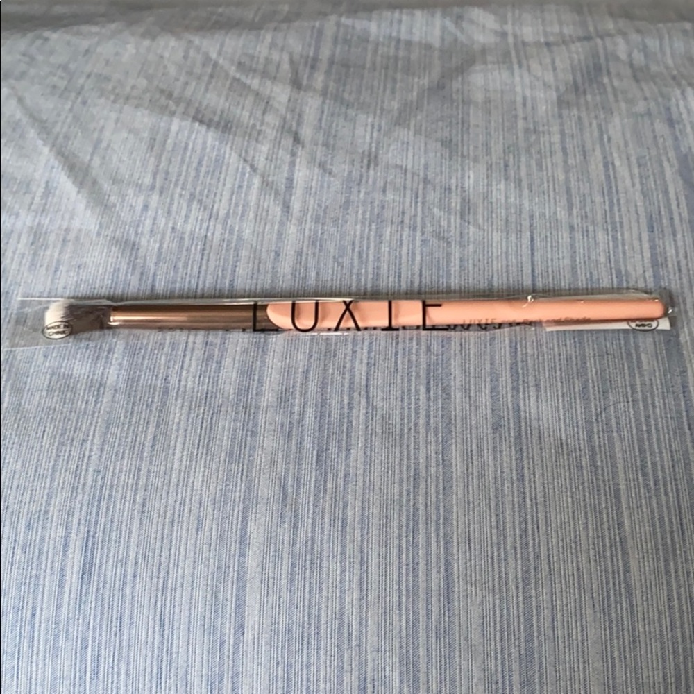 Mix and match 💋4 for $10💋 Tapered blending brush